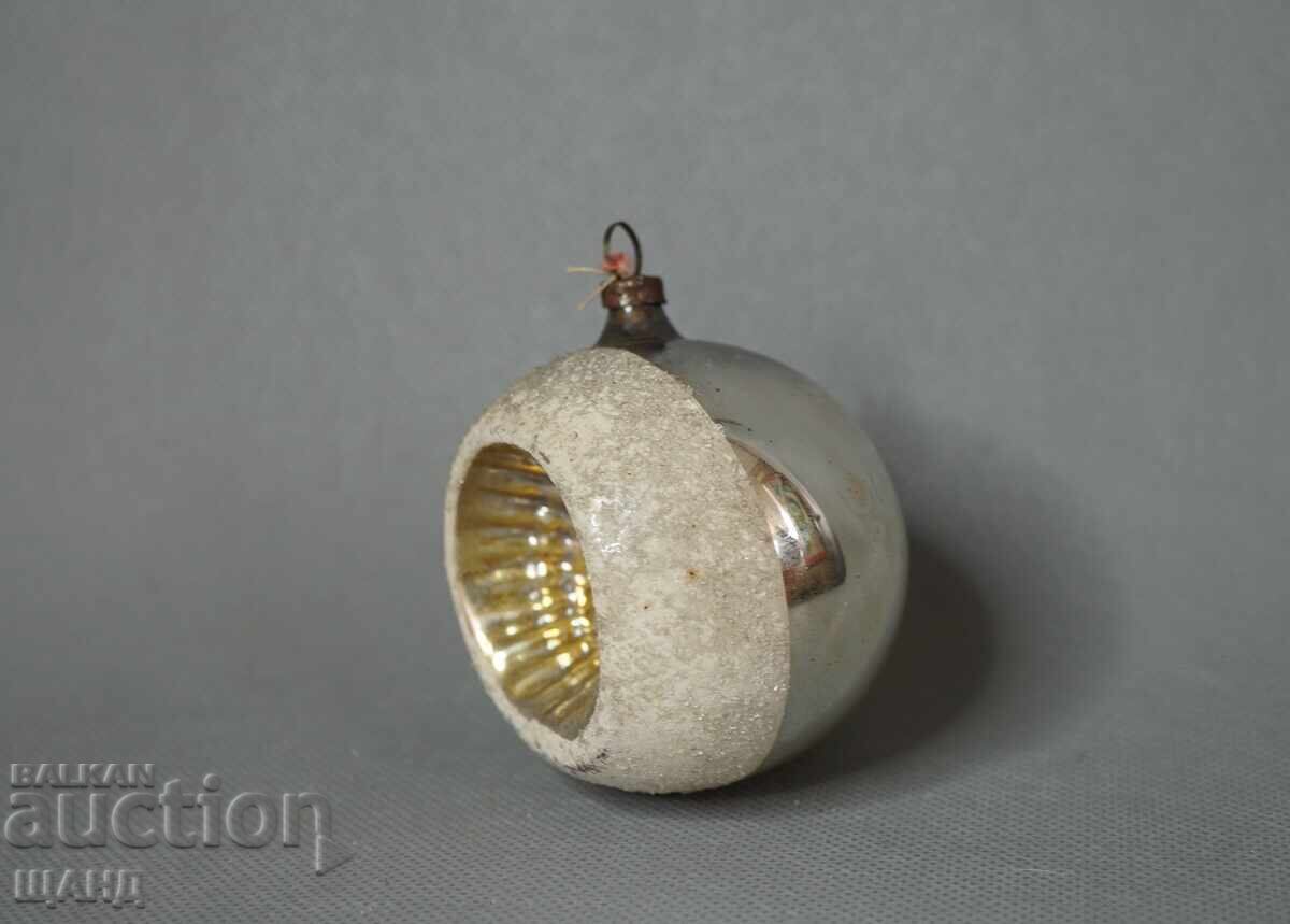 Figurină veche de jucărie din lut pentru mingea de pom de Crăciun cu preț 10.25 BGN | € 5.24 Figurină veche de jucărie din lut pentru mingea de pom de Crăciun cu preț 10.25 BGN | € 5.24