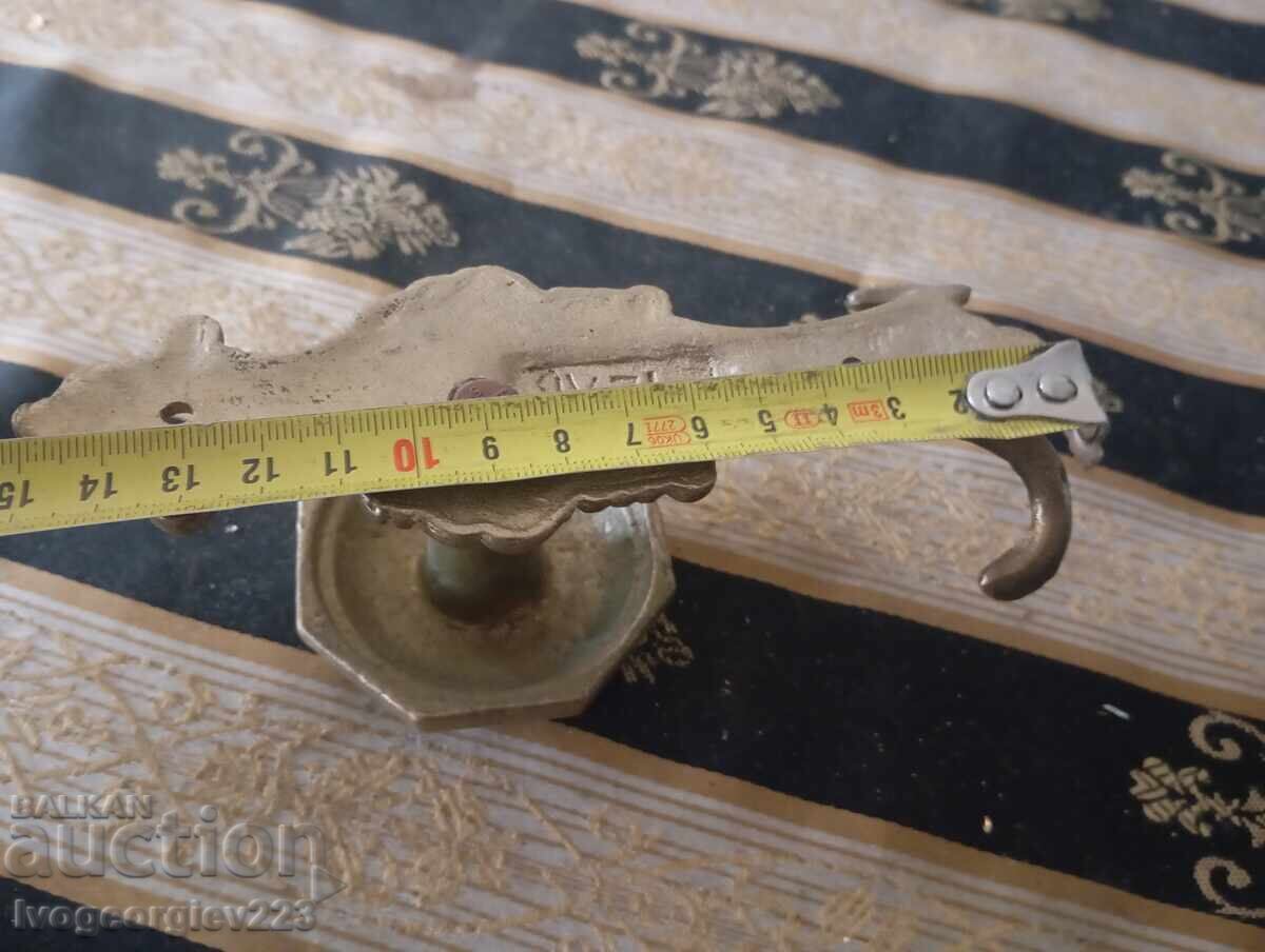 Παράδοση Αντίκα κρεμάστρα Παράδοση Αντίκα κρεμάστρα