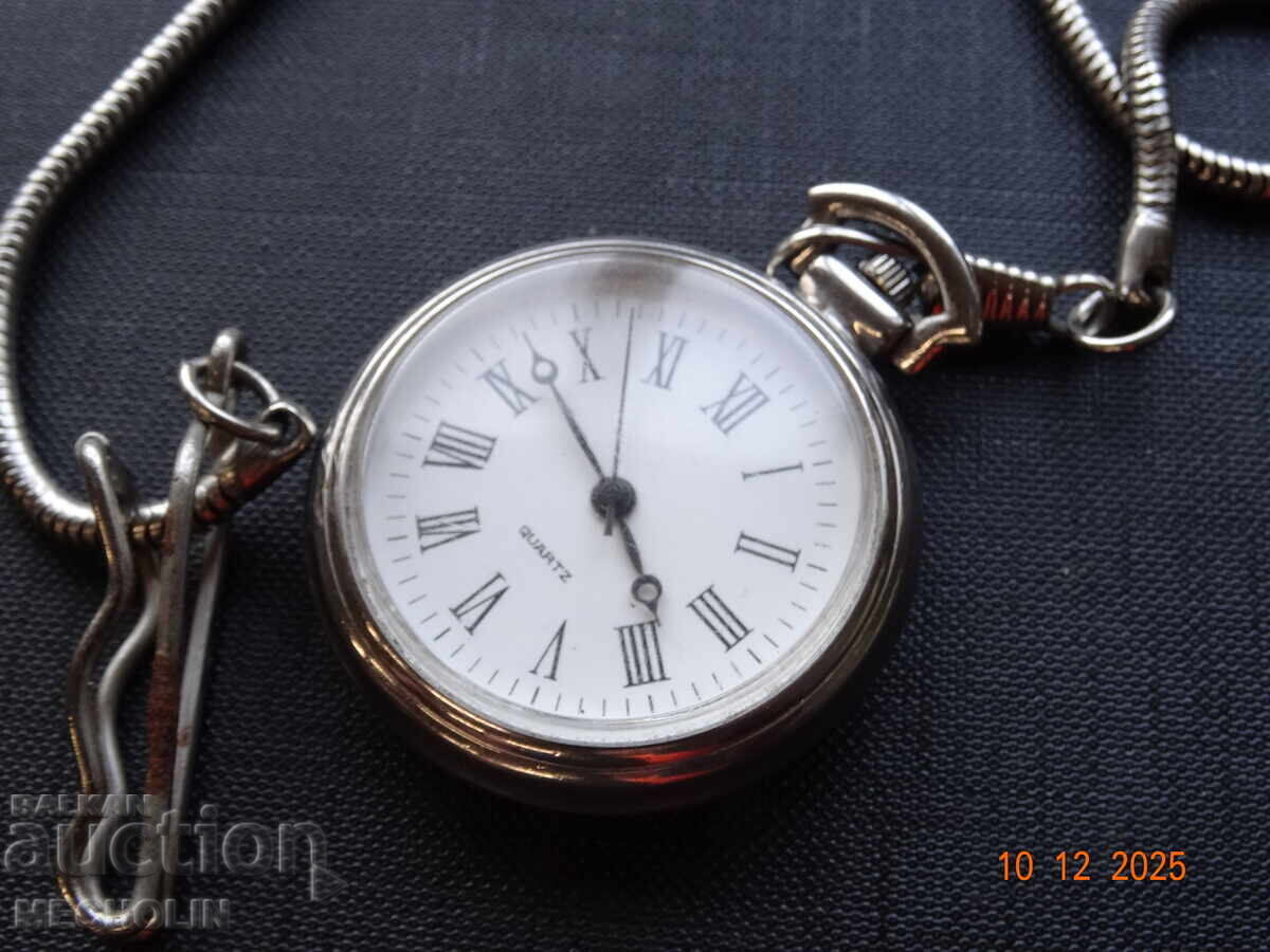 СТАР ДЖАОБЕН КВАРЦОВ ЧАСОВНИК С КЮСТЕК с цена 13.00 лв. | € 6.65 СТАР ДЖАОБЕН КВАРЦОВ ЧАСОВНИК С КЮСТЕК с цена 13.00 лв. | € 6.65