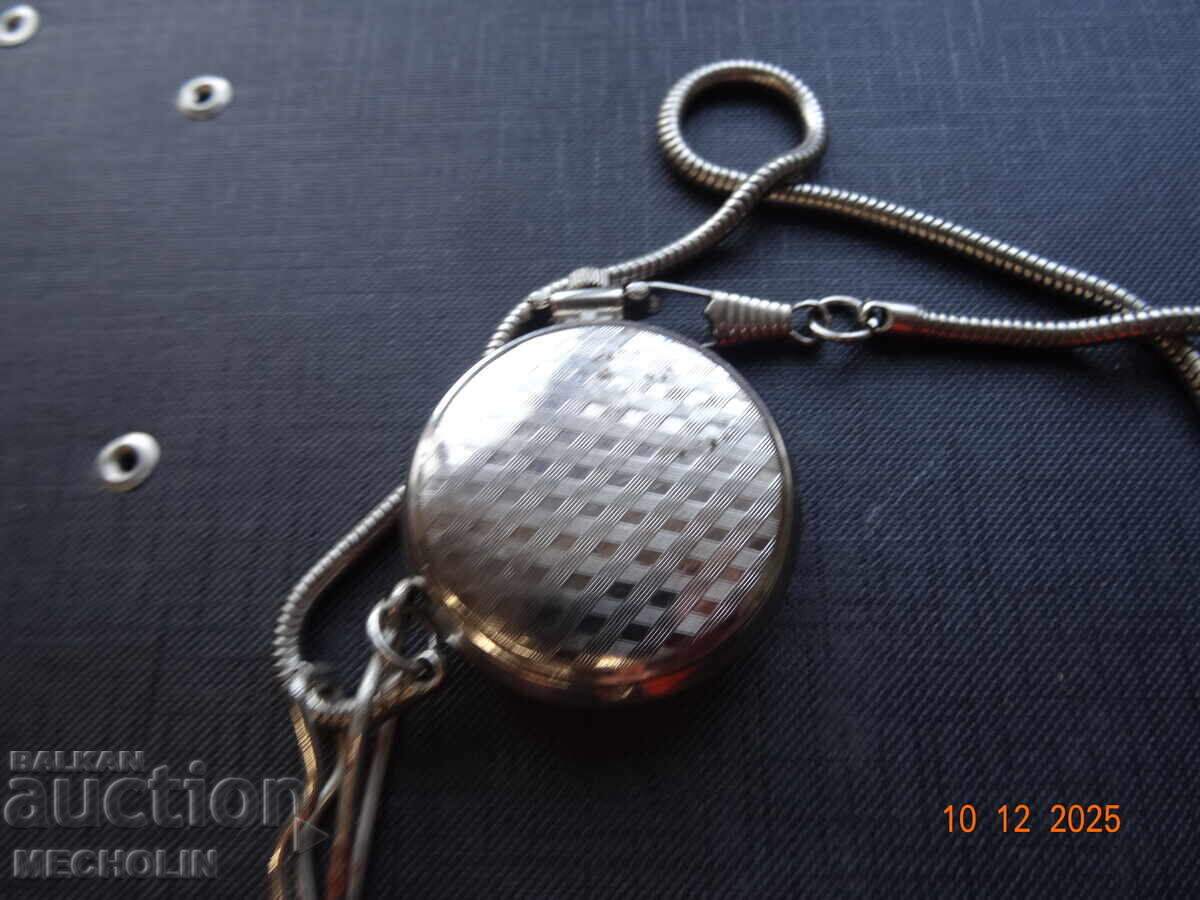 Доставка на СТАР ДЖАОБЕН КВАРЦОВ ЧАСОВНИК С КЮСТЕК Доставка на СТАР ДЖАОБЕН КВАРЦОВ ЧАСОВНИК С КЮСТЕК