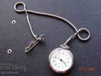 СТАР ДЖАОБЕН КВАРЦОВ ЧАСОВНИК С КЮСТЕК