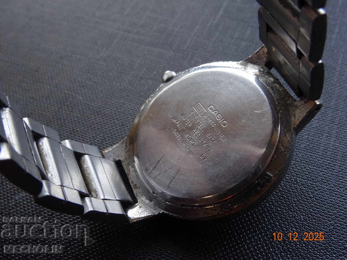 Delivery of Vintage CASIO QUARTZ Watch Delivery of Vintage CASIO QUARTZ Watch