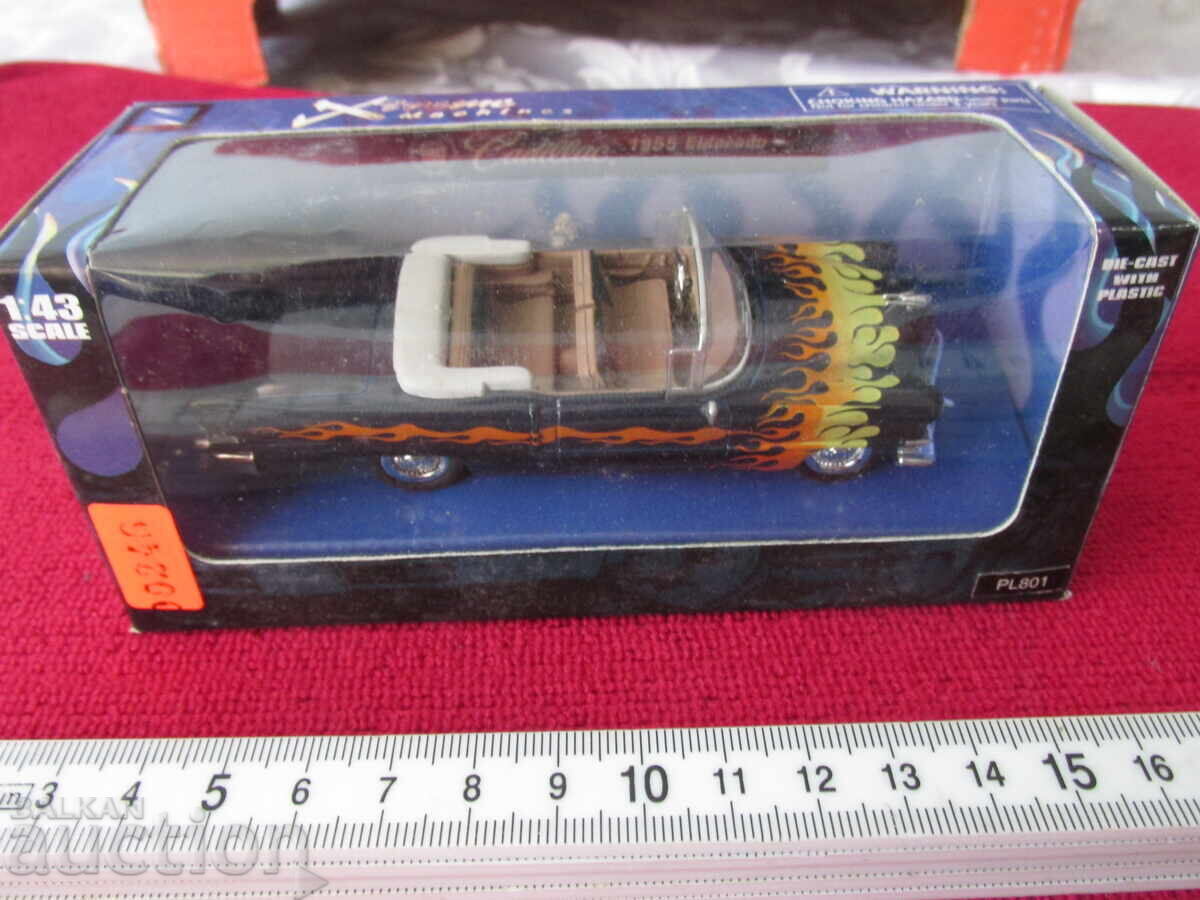 Macheta 1/43 Cadillac 1955 cu preț 15.00 BGN | € 7.67 Macheta 1/43 Cadillac 1955 cu preț 15.00 BGN | € 7.67