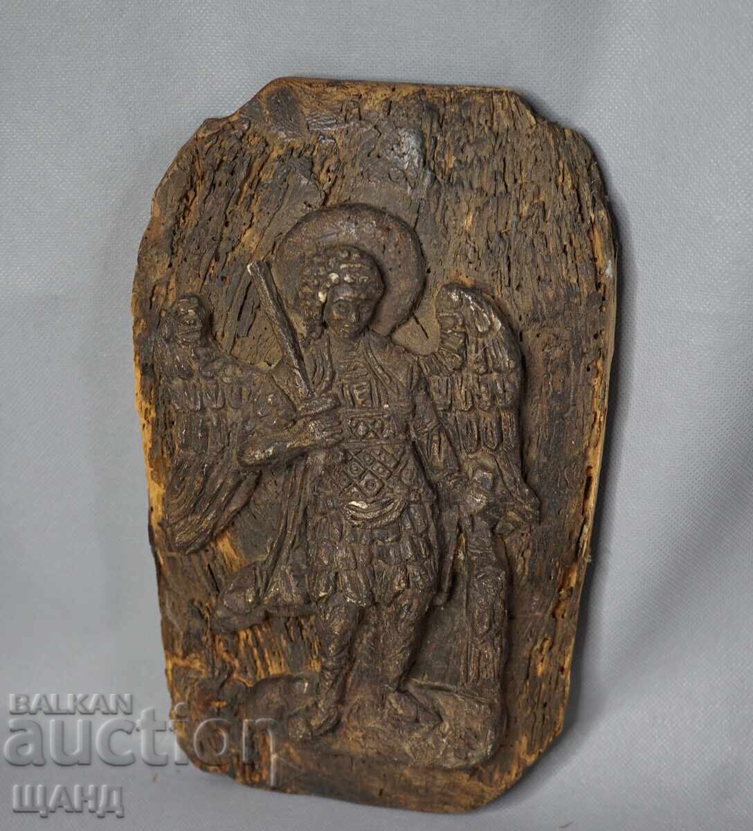 Veche icoană din lemn, panou sculptat în lemn Sf. Arhanghel Mihail Veche icoană din lemn, panou sculptat în lemn Sf. Arhanghel Mihail