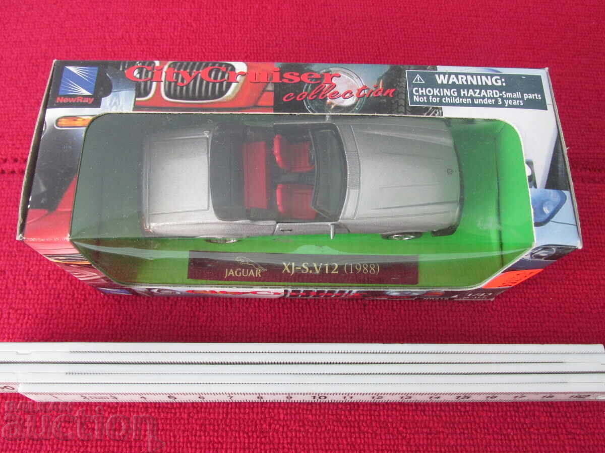Cărucior 1/43 Jaguar cu preț € 7.00 | 13.69 BGN