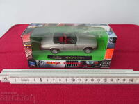 Cărucior 1/43 Jaguar