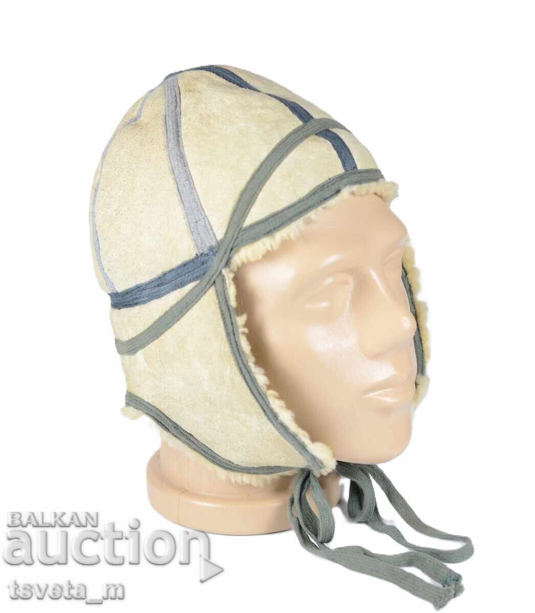 Δημοπρασία Αεροπορική σκούφος από φυσικό δέρμα αρνιού με τρίχωμα Δημοπρασία Αεροπορική σκούφος από φυσικό δέρμα αρνιού με τρίχωμα