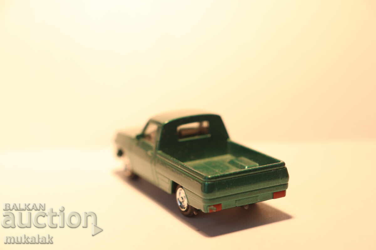 Delivery of 1/64 GRELL MODEL VARTBURG WARTBURG CAR MODEL Delivery of 1/64 GRELL MODEL VARTBURG WARTBURG CAR MODEL