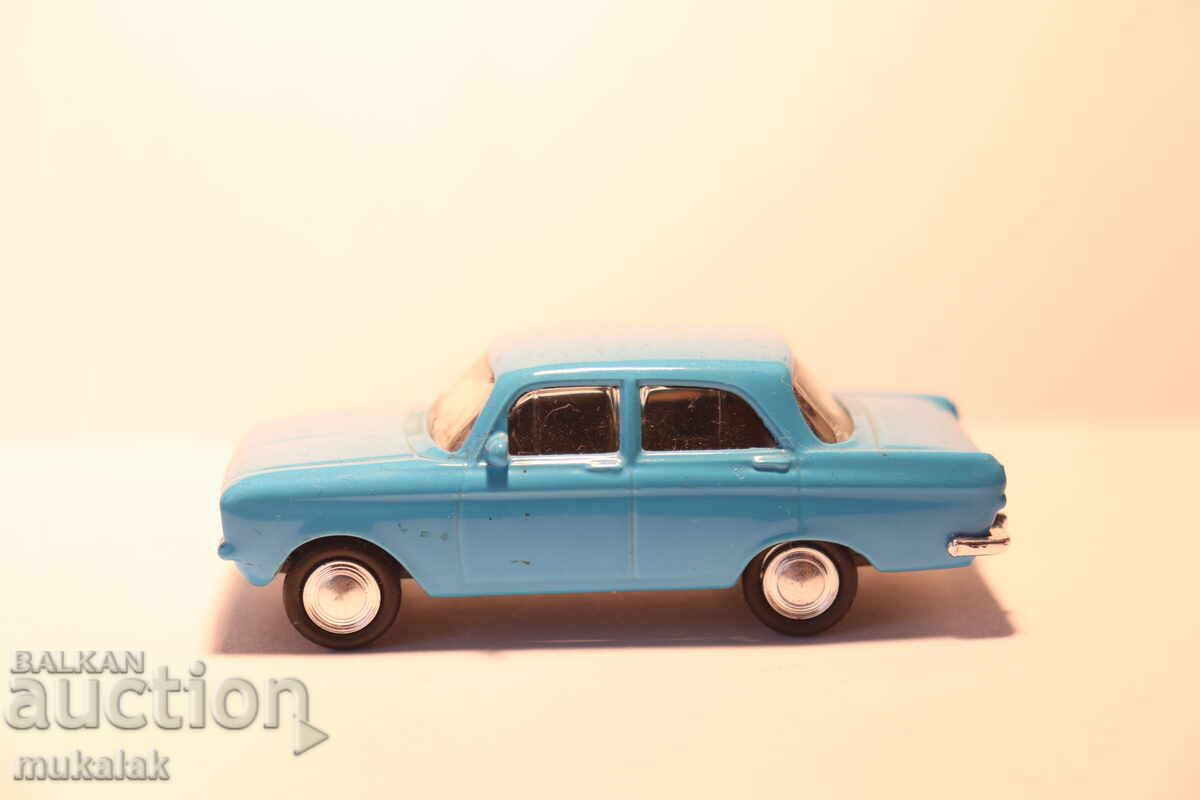 1/64 GRELL MODEL MOSKVICH CAR MODEL 1/64 GRELL MODEL MOSKVICH CAR MODEL
