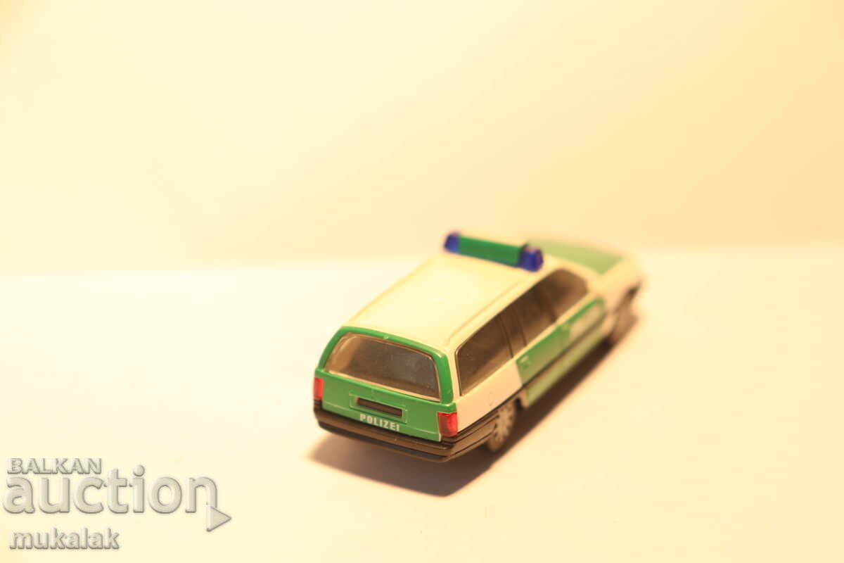 HERPA 1/87 H0 OPEL OMEGA POLICE POLICE CAR MODEL - 5 HERPA 1/87 H0 OPEL OMEGA POLICE POLICE CAR MODEL - 5
