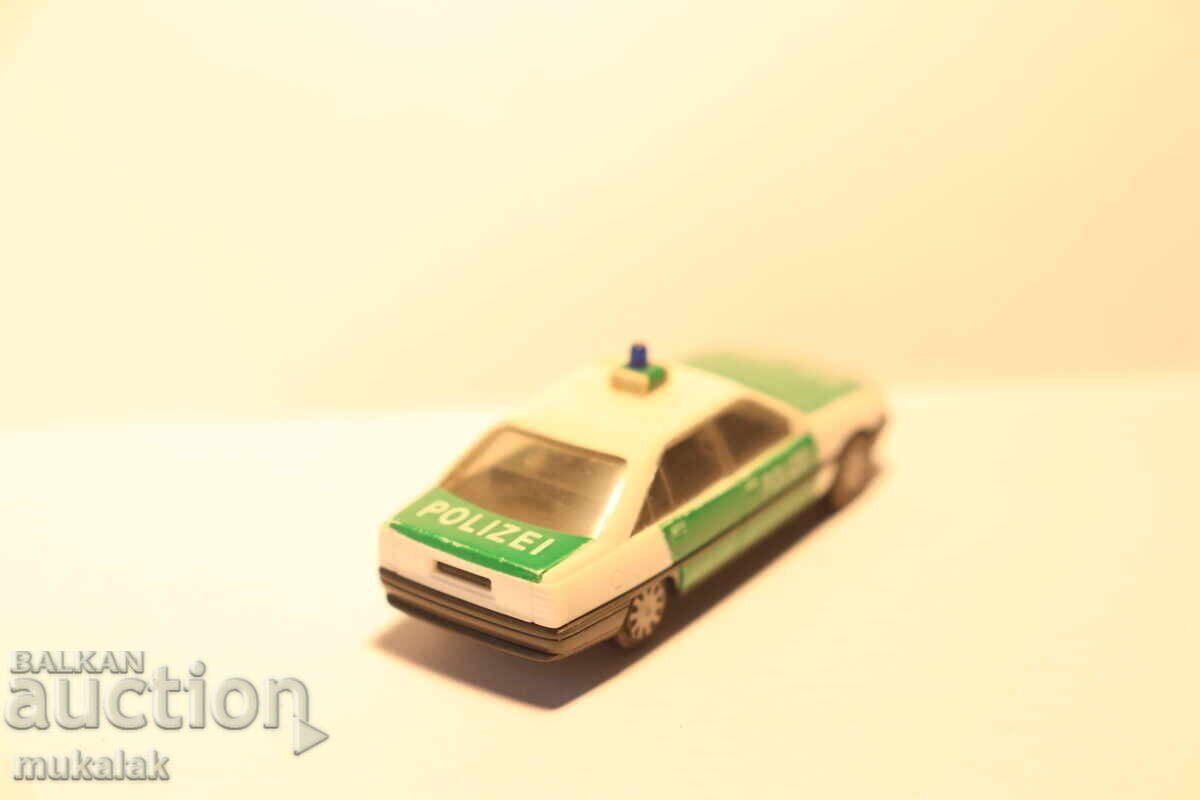 HERPA 1/87 H0 OPEL OMEGA POLICE POLICE CAR MODEL - 5 HERPA 1/87 H0 OPEL OMEGA POLICE POLICE CAR MODEL - 5