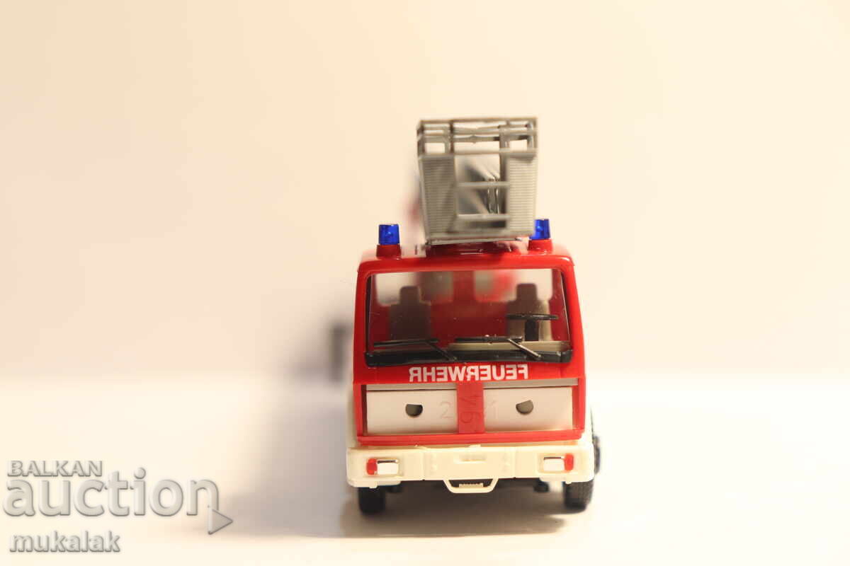 Licitație ROCO?? 1/87 H0 MERCEDES CAMION DE POMPIERI MODEL Licitație ROCO?? 1/87 H0 MERCEDES CAMION DE POMPIERI MODEL