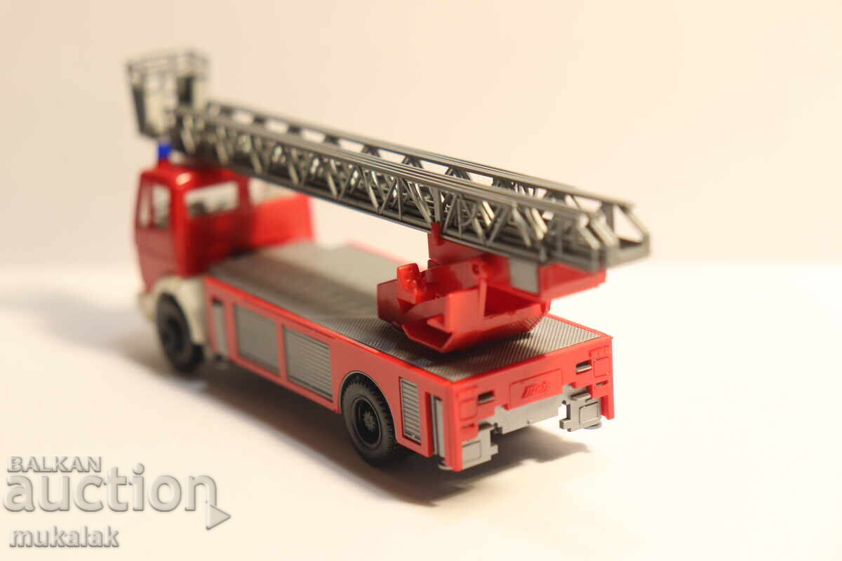 ROCO?? 1/87 H0 MERCEDES CAMION DE POMPIERI MODEL - 5 ROCO?? 1/87 H0 MERCEDES CAMION DE POMPIERI MODEL - 5