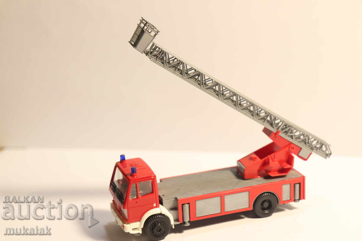 ROCO?? 1/87 H0 MERCEDES CAMION DE POMPIERI MODEL - 6 ROCO?? 1/87 H0 MERCEDES CAMION DE POMPIERI MODEL - 6