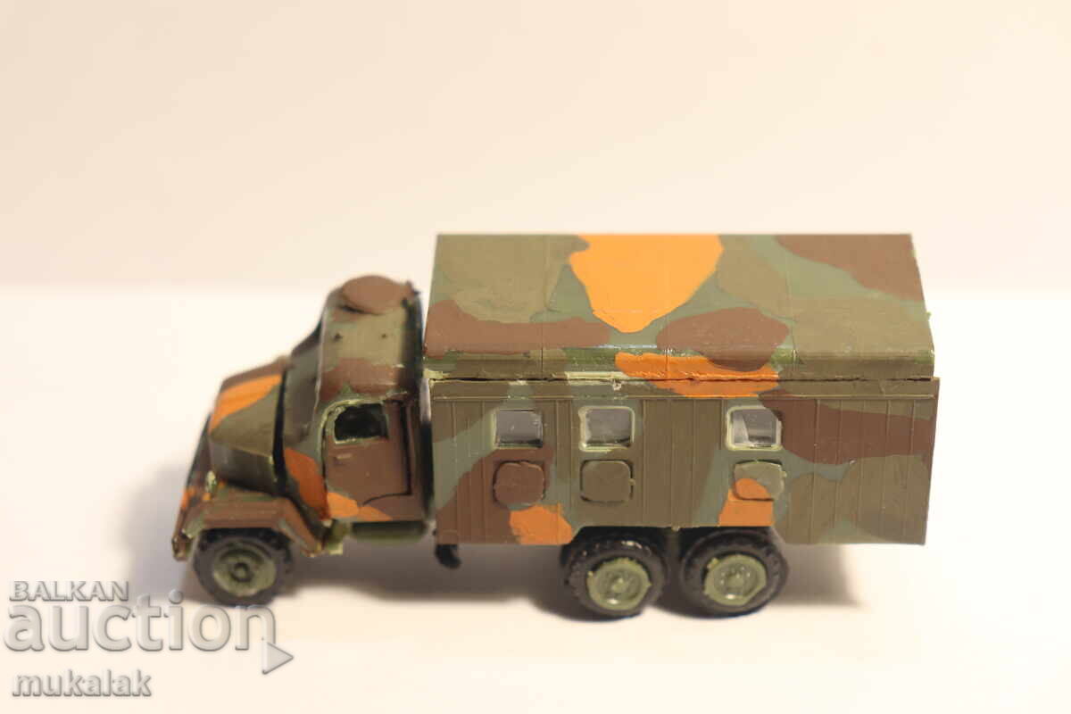 1/87 H0 CAMION MILITAR MODEL COLIȚĂ cu preț 10.00 BGN | € 5.11 1/87 H0 CAMION MILITAR MODEL COLIȚĂ cu preț 10.00 BGN | € 5.11