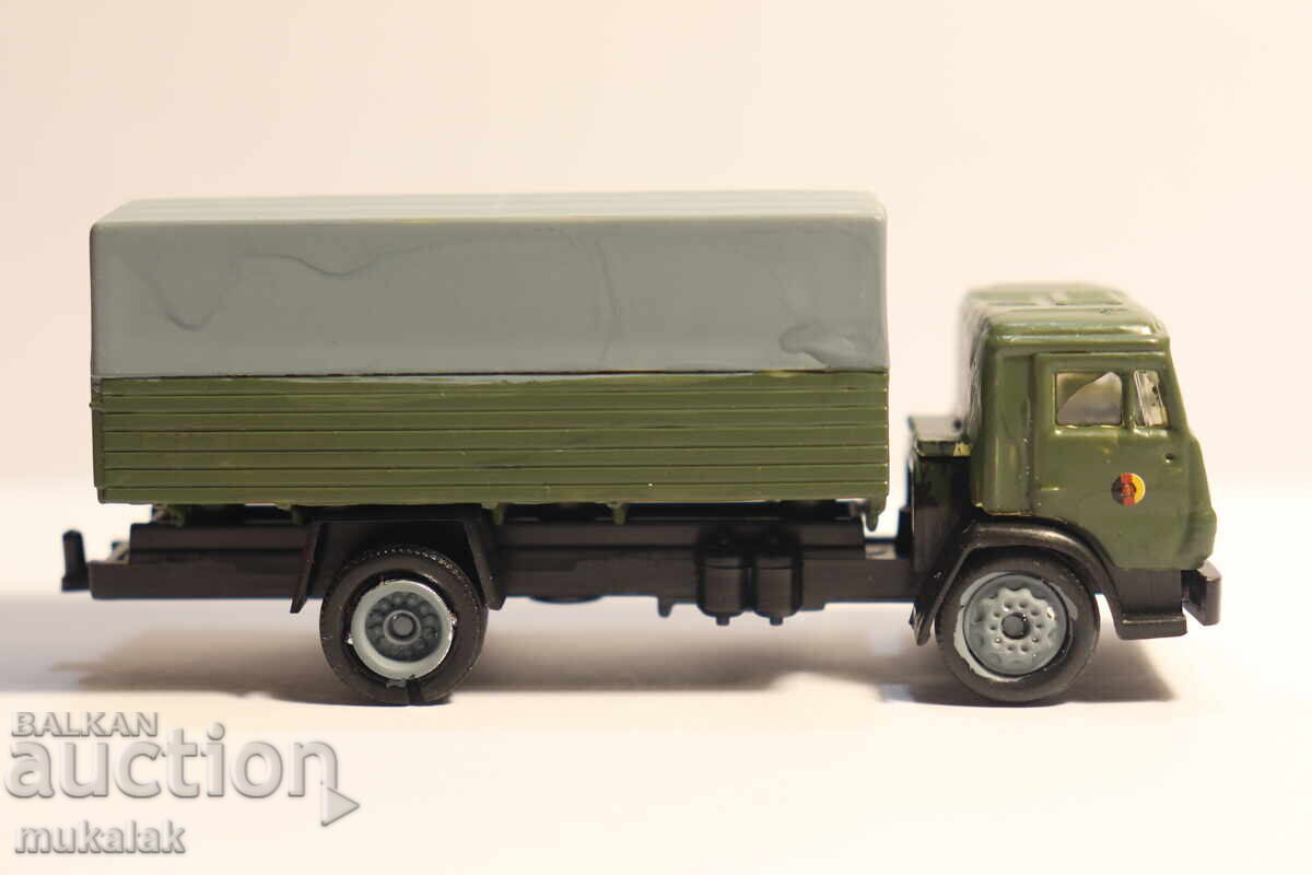 Delivery of 1/87 H0 KAMAZ KAMAZ Military Truck Model Car Delivery of 1/87 H0 KAMAZ KAMAZ Military Truck Model Car