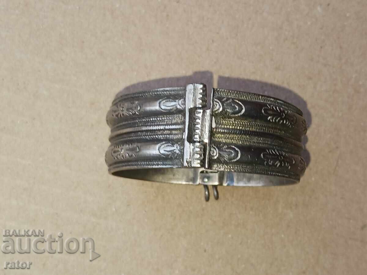 Licitație Brățară autentică din argint, de epocă renașterii naționale Licitație Brățară autentică din argint, de epocă renașterii naționale