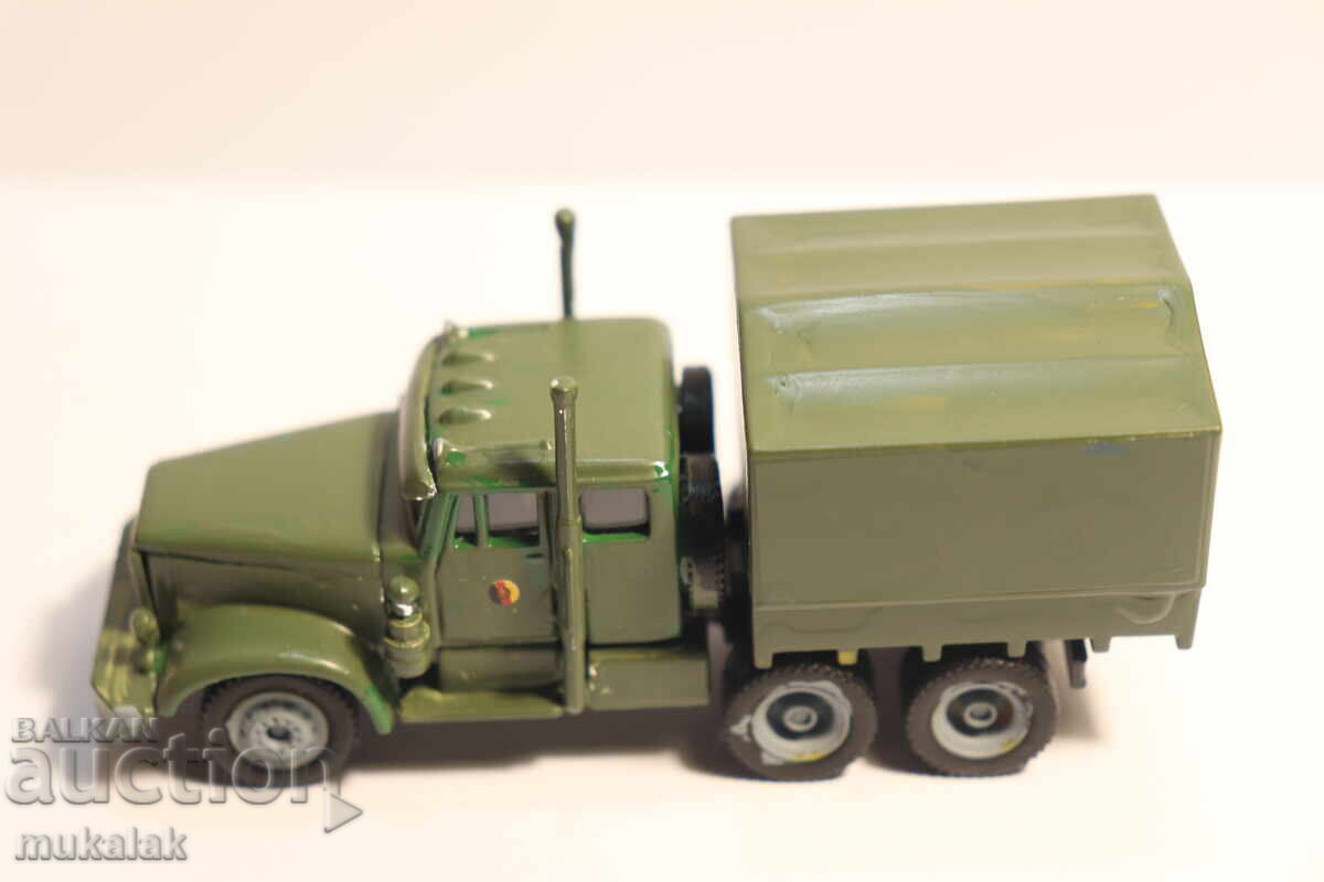 1/87 H0 CAMION MILITAR MODEL COLIȚĂ cu preț 10.00 BGN | € 5.11 1/87 H0 CAMION MILITAR MODEL COLIȚĂ cu preț 10.00 BGN | € 5.11