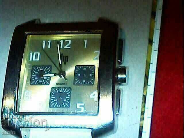 Το classic 4asovnik lip λειτουργεί τέλεια με τιμή 15.00 BGN | € 7.67 Το classic 4asovnik lip λειτουργεί τέλεια με τιμή 15.00 BGN | € 7.67