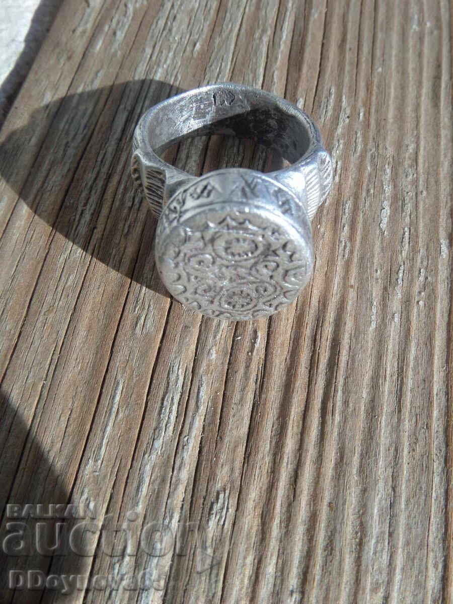 Inel masiv vechi din argint Inel masiv vechi din argint