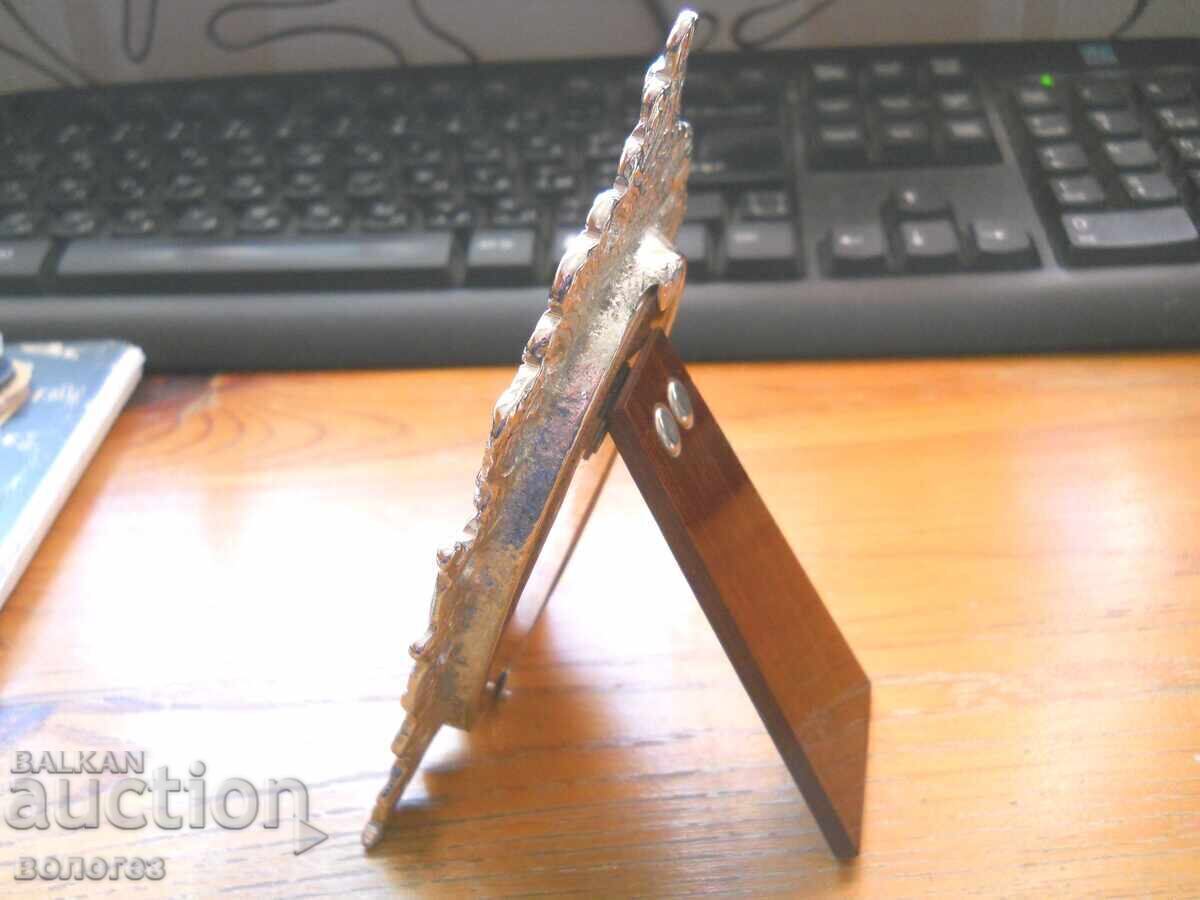 Δημοπρασία Η Παναγία με το Βρέφος σε πλούσια διακοσμημένη κορνίζα Δημοπρασία Η Παναγία με το Βρέφος σε πλούσια διακοσμημένη κορνίζα