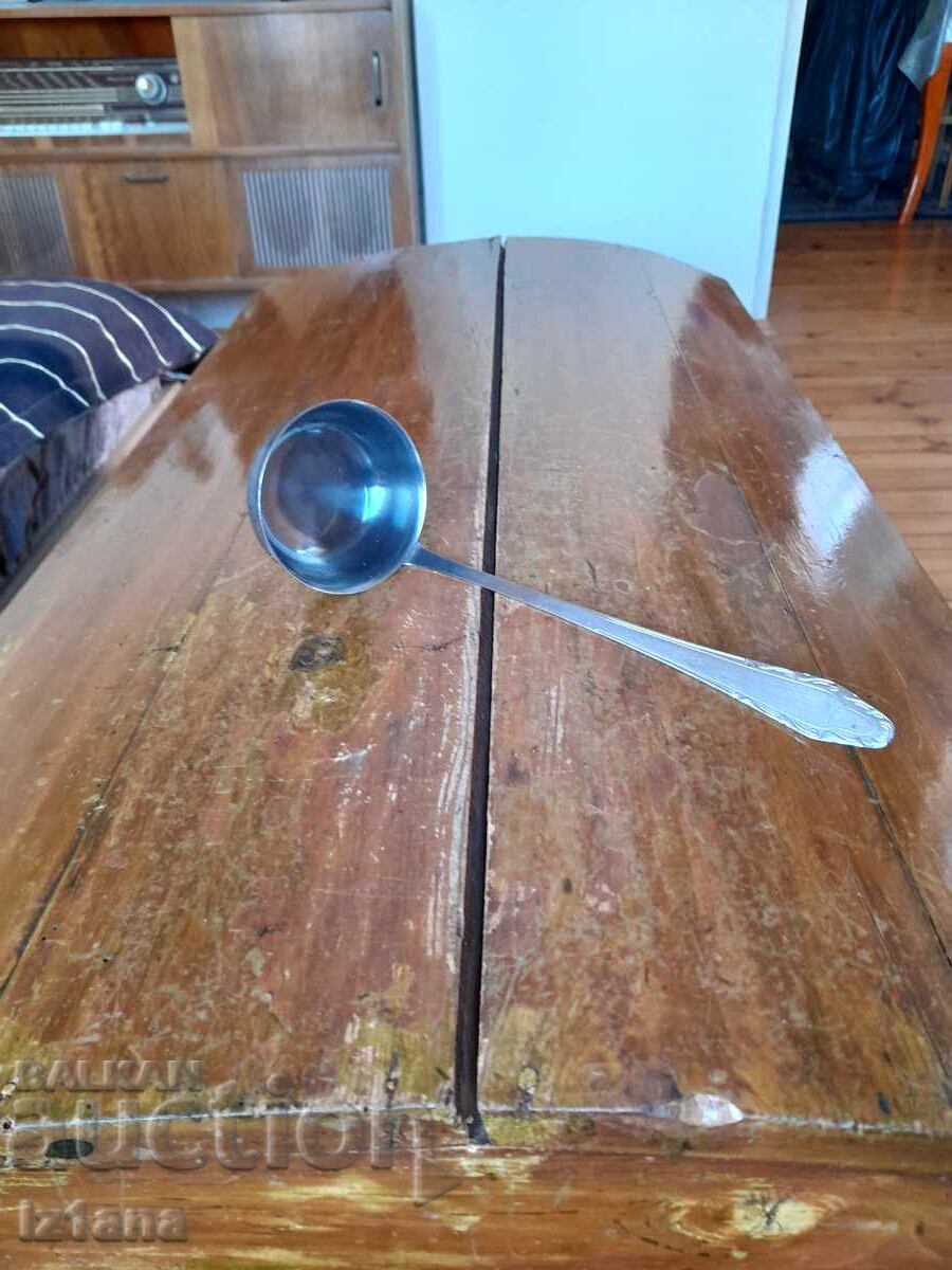 Un cărucior vechi Un cărucior vechi