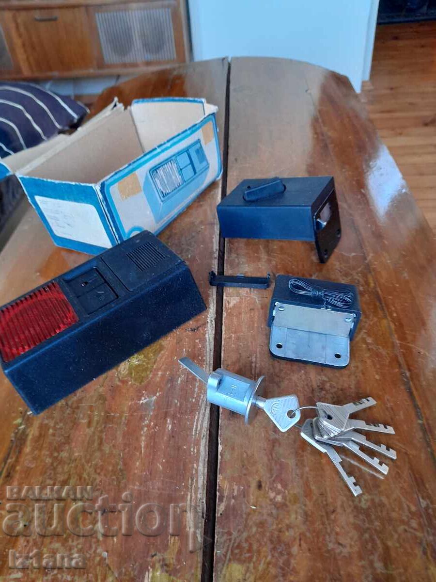 Veche broască suplimentară Spyna cu preț 90.00 BGN | € 46.02 Veche broască suplimentară Spyna cu preț 90.00 BGN | € 46.02