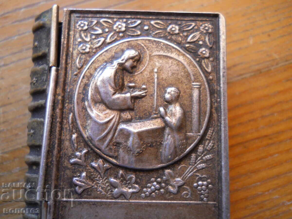 Ασημένιο παλιό κουτί για κομπολόι σε σχήμα βιβλίου με τιμή € 51.13 | 100.00 BGN