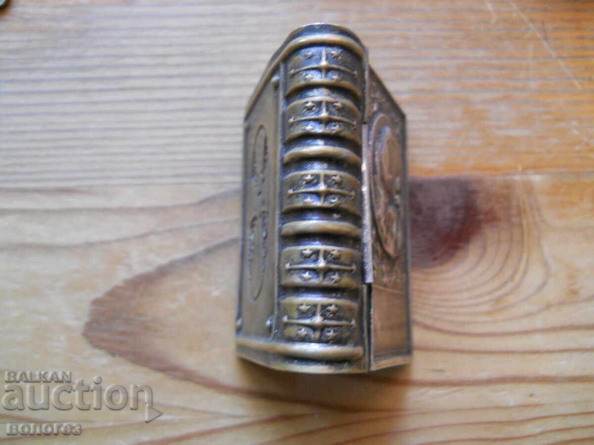 Ασημένιο παλιό κουτί για κομπολόι σε σχήμα βιβλίου - 5