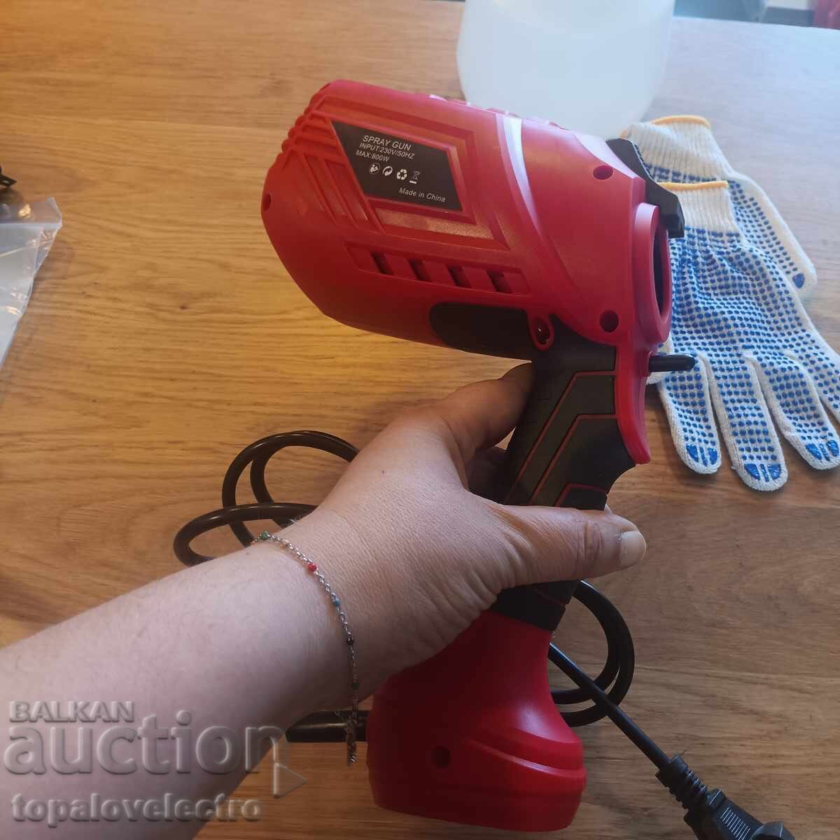 Доставка на НОВ! Електрически пистолет за боядисване 700W, 1200 мл, 4 ме Доставка на НОВ! Електрически пистолет за боядисване 700W, 1200 мл, 4 ме