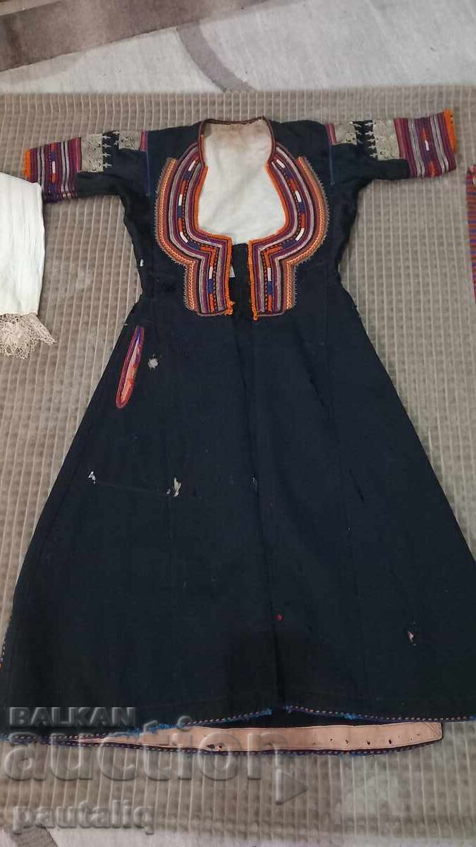 Auction KYUSTENDIL REGION COSTUME CASHMERE SET Auction KYUSTENDIL REGION COSTUME CASHMERE SET