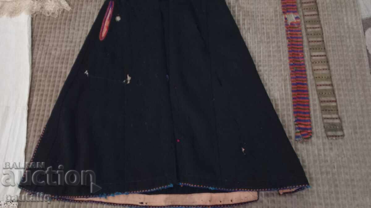 KYUSTENDIL REGION COSTUME CASHMERE SET - 7 KYUSTENDIL REGION COSTUME CASHMERE SET - 7