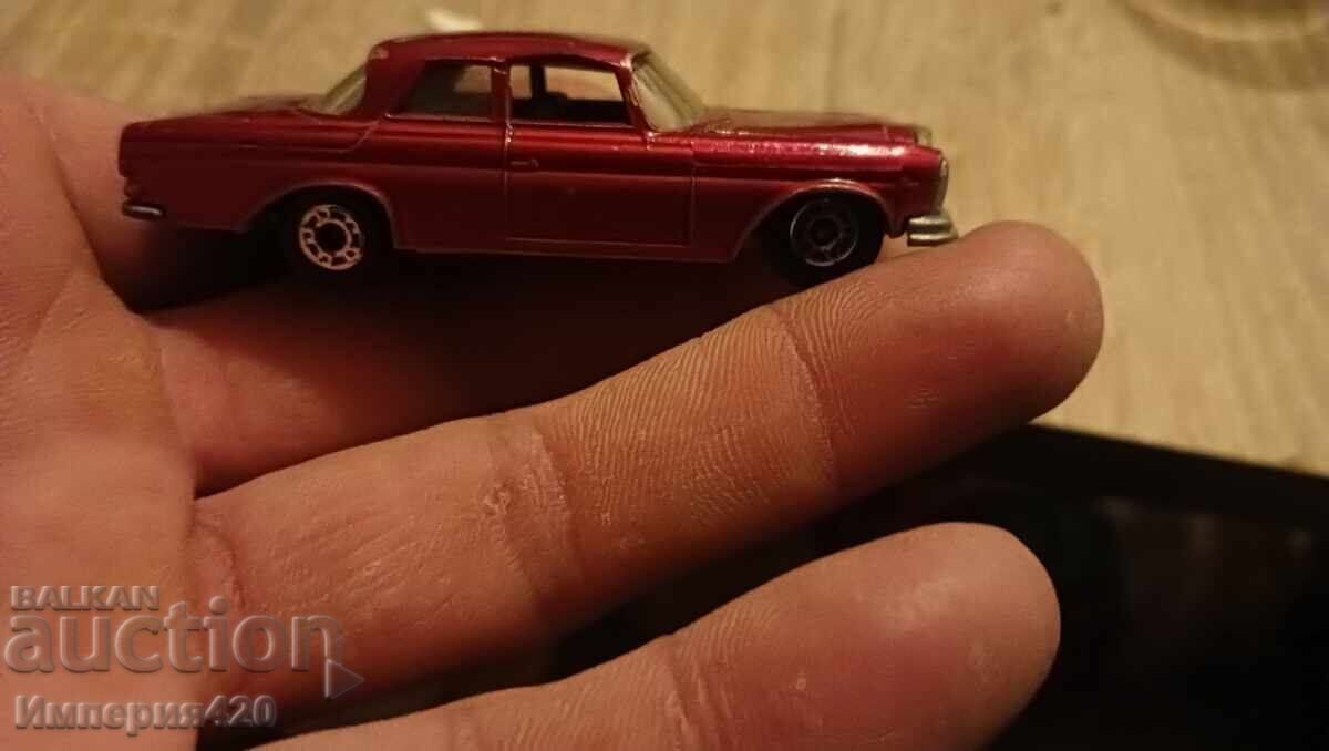 Доставка на Mercedes 300 SE Matchbox Доставка на Mercedes 300 SE Matchbox