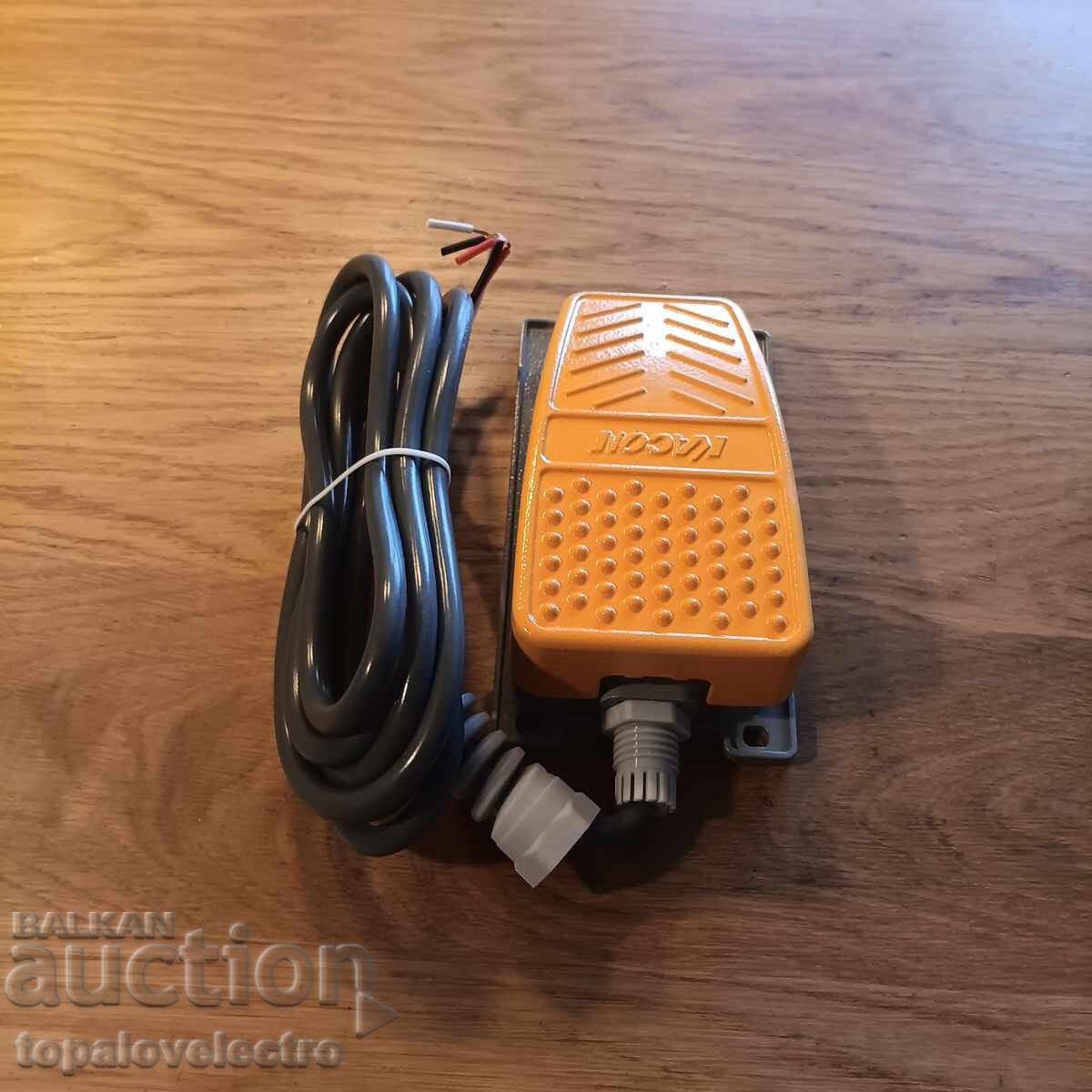 Livrarea NOU! Întrerupător cu pedală metalic – momentan, rezistent, IP5 Livrarea NOU! Întrerupător cu pedală metalic – momentan, rezistent, IP5