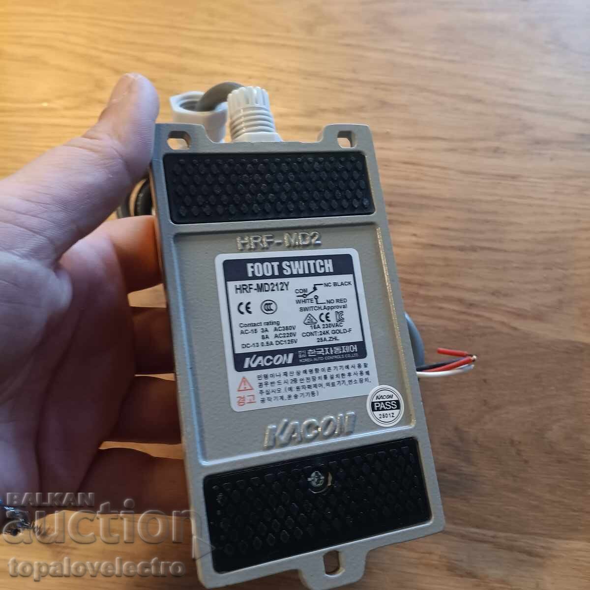 NOU! Întrerupător cu pedală metalic – momentan, rezistent, IP5 - 6 NOU! Întrerupător cu pedală metalic – momentan, rezistent, IP5 - 6