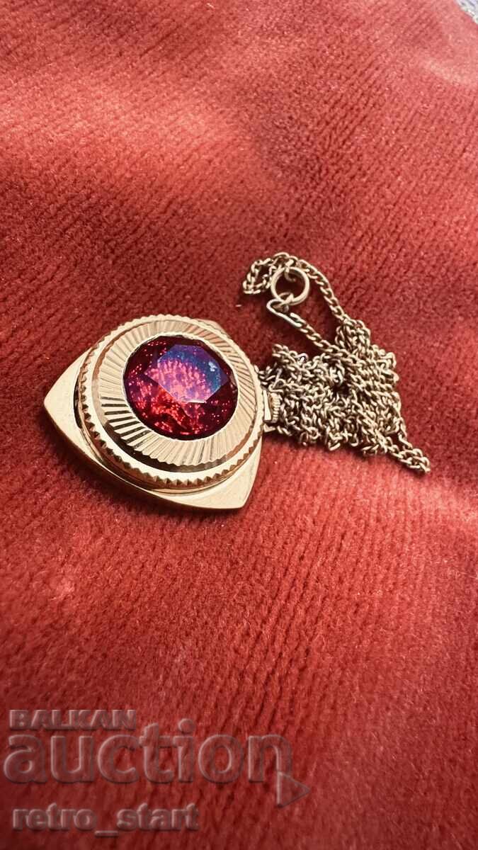 Gold-plated watch, necklace, works! Gold-plated watch, necklace, works!