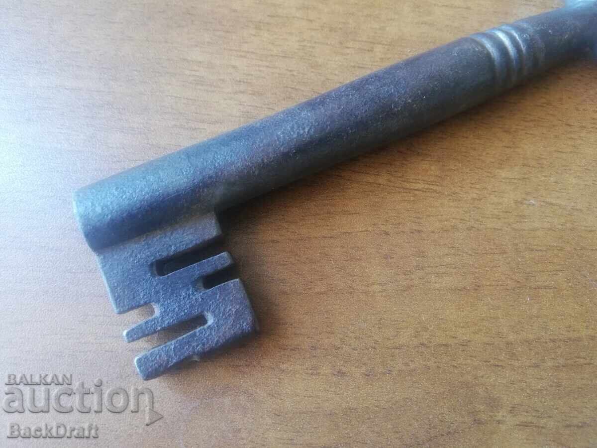 Аукцион СТАР АВТЕНТИЧЕН КОВАН МАНАСТИРСКИ КЛЮЧ ОТ ПОРТА,ВРАТА Аукцион СТАР АВТЕНТИЧЕН КОВАН МАНАСТИРСКИ КЛЮЧ ОТ ПОРТА,ВРАТА