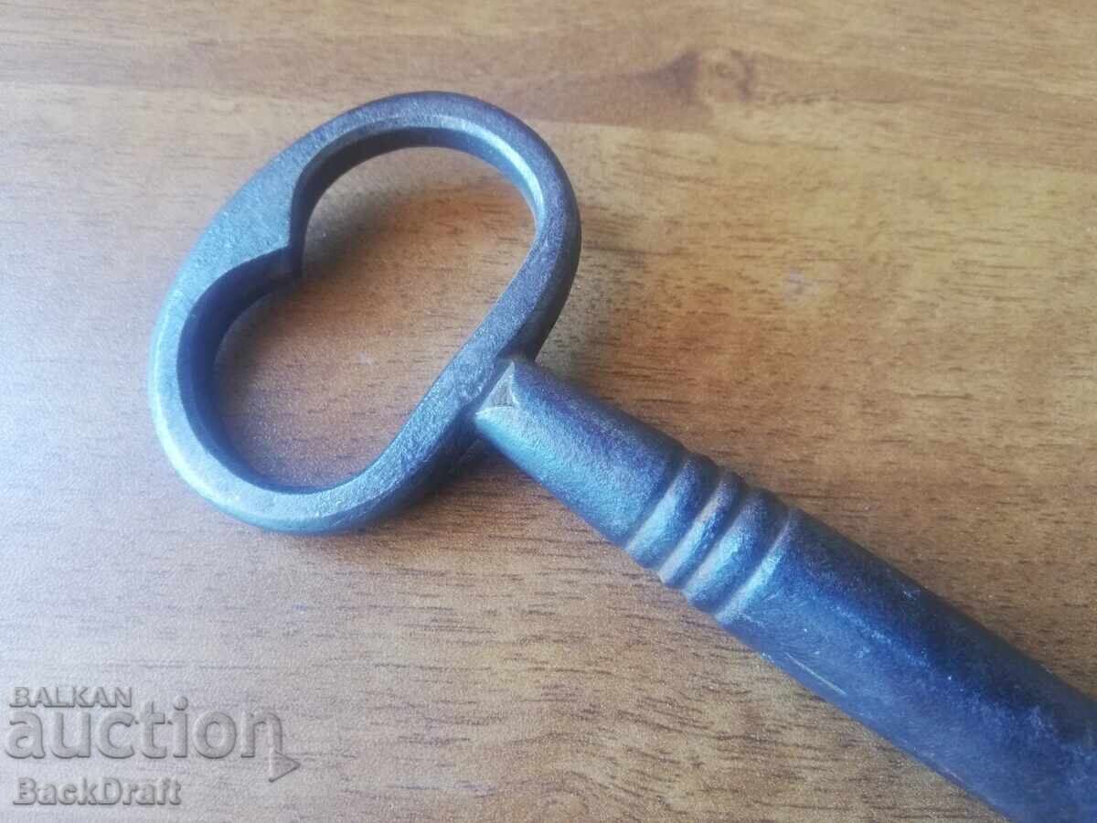 СТАР АВТЕНТИЧЕН КОВАН МАНАСТИРСКИ КЛЮЧ ОТ ПОРТА,ВРАТА - 5 СТАР АВТЕНТИЧЕН КОВАН МАНАСТИРСКИ КЛЮЧ ОТ ПОРТА,ВРАТА - 5