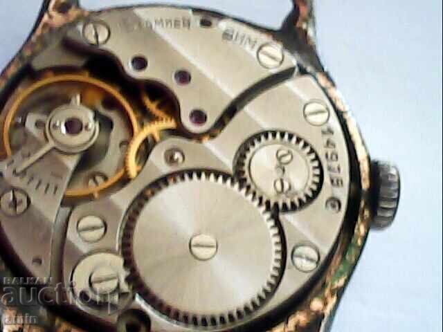 Livrarea 3 bucăți ceasuri rusești de damă frumoase, funcționează perfect