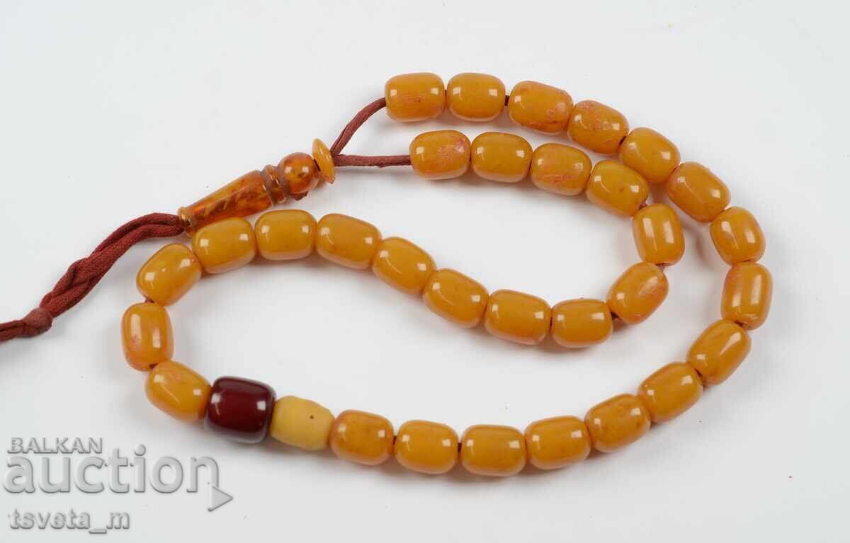 Mătănii faturați și (chihlimbar ?) 69 gr cu preț 280.00 BGN | € 143.16 Mătănii faturați și (chihlimbar ?) 69 gr cu preț 280.00 BGN | € 143.16