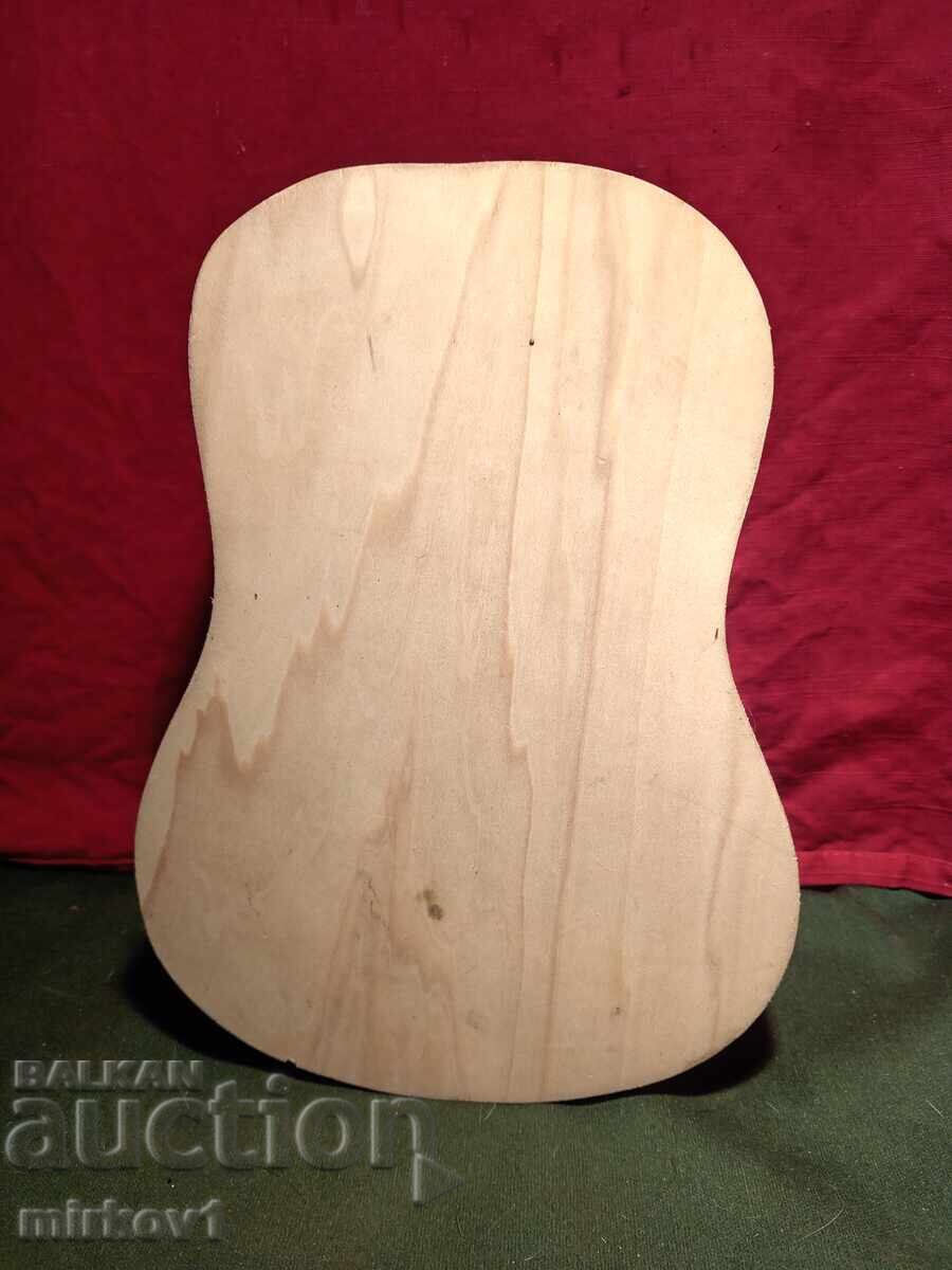 Аукцион Корпус от малка китара Аукцион Корпус от малка китара