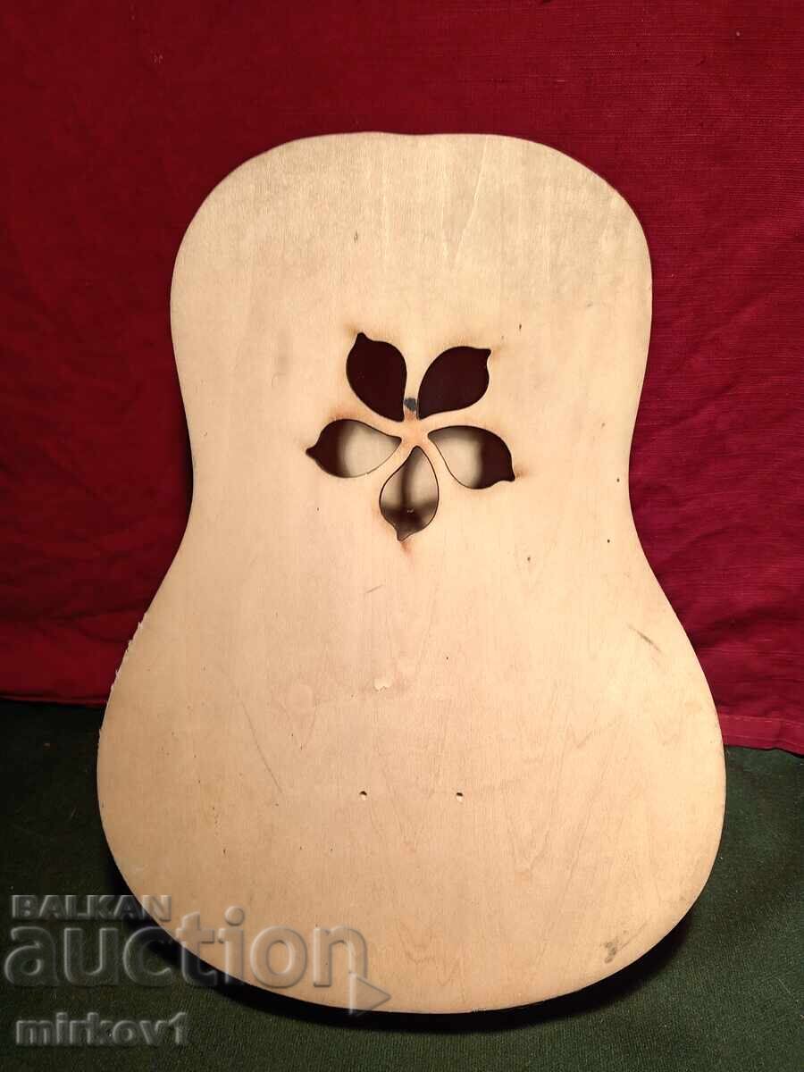Корпус от малка китара Корпус от малка китара