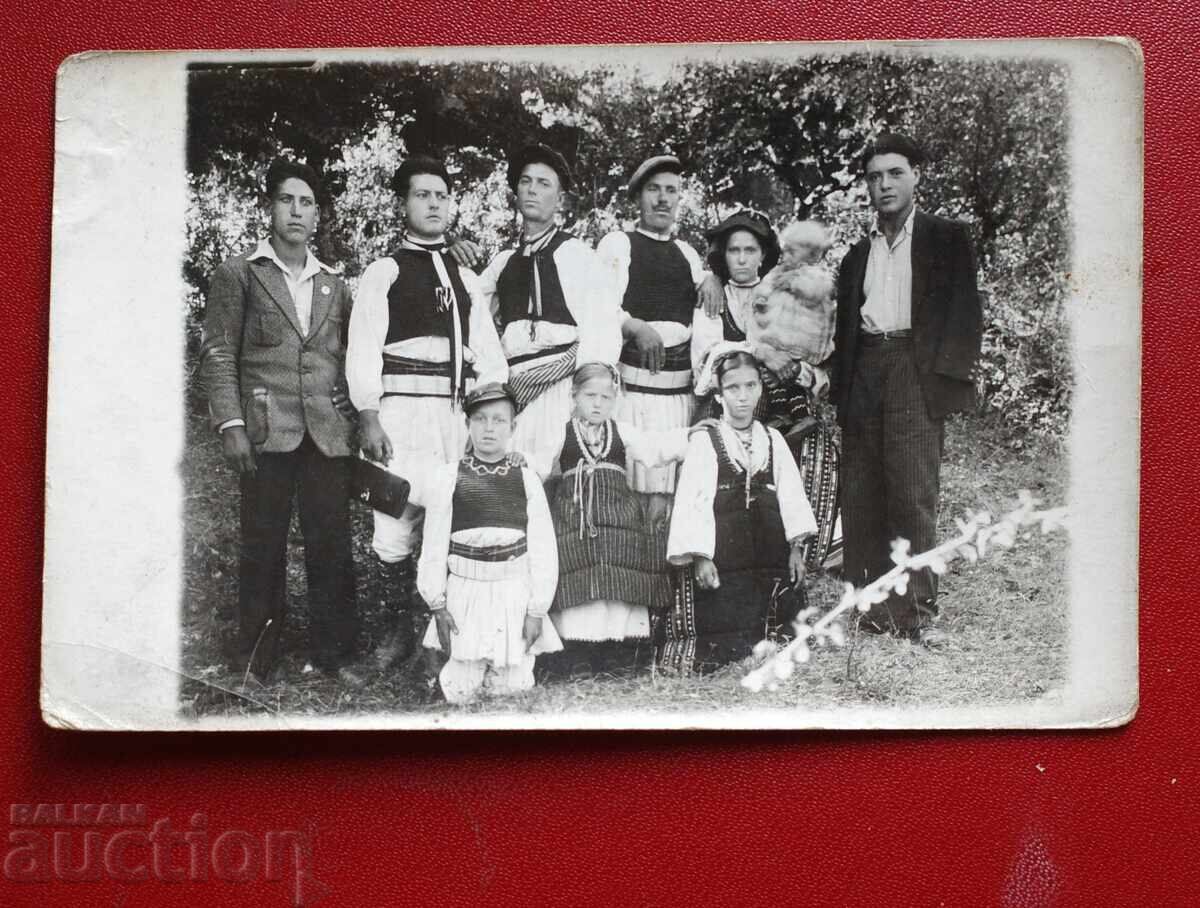 Costum popular sârbesc