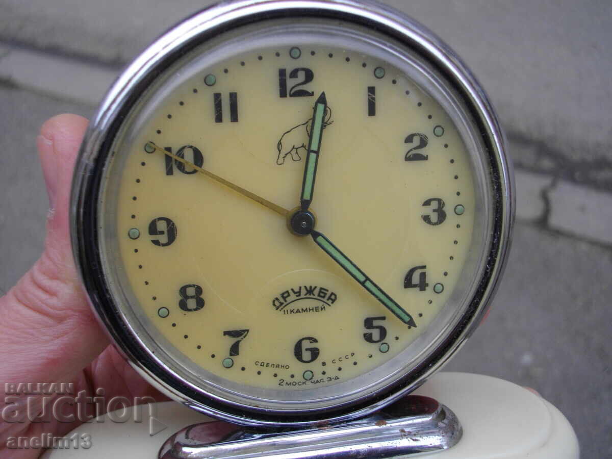 Livrarea CEAS DE DEȘTEPTĂTOR DE COLECȚIE SLAVA DRUJBA 2 MOSC. CEAS. Z-D 57g