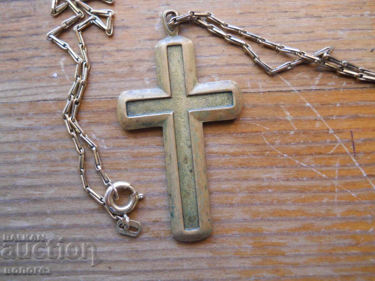 Позлатено синджирче с кръст с цена € 5.11 | 9.99 лв.