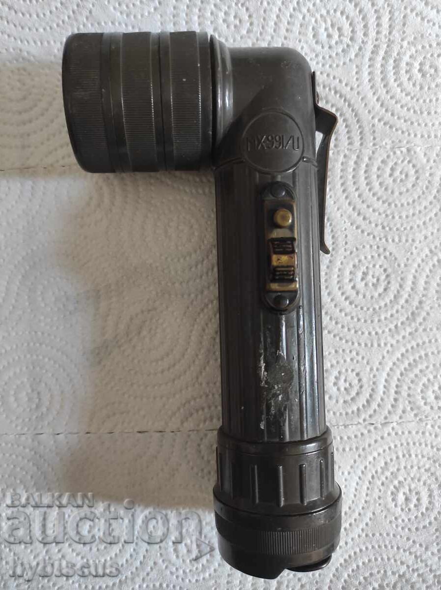 Lanterna USALIGHT din timpul Războiului din Vietnam