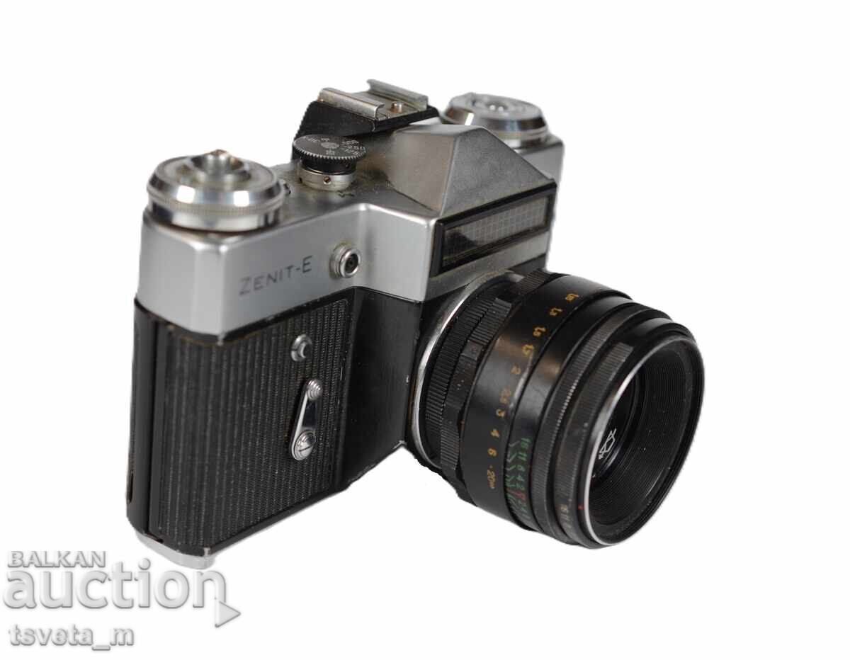 Аукцион Фотоапарат ЗЕНИТ Е + Обектив Helios 44 - 2 СССР Аукцион Фотоапарат ЗЕНИТ Е + Обектив Helios 44 - 2 СССР