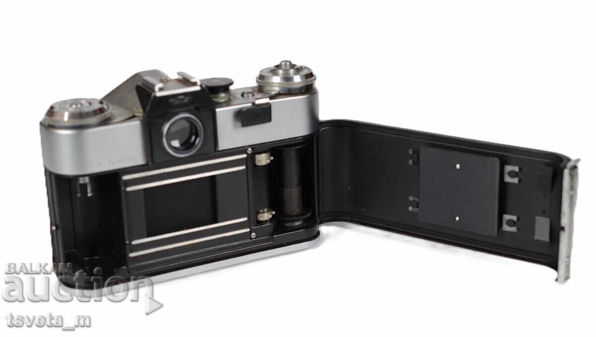 Фотоапарат ЗЕНИТ Е + Обектив Helios 44 - 2 СССР - 7 Фотоапарат ЗЕНИТ Е + Обектив Helios 44 - 2 СССР - 7