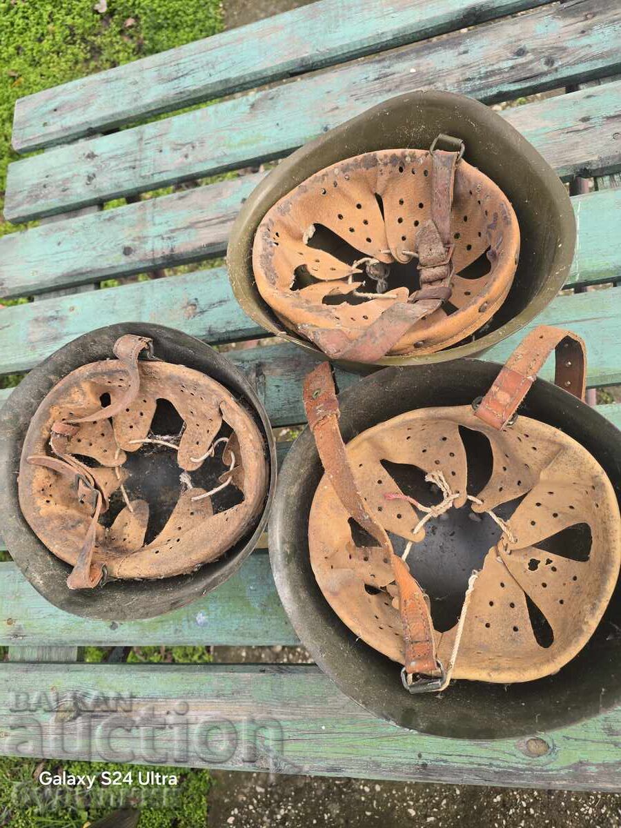 Παράδοση 3 στρατιωτικά κράνη από Στοτίνκα BZC Παράδοση 3 στρατιωτικά κράνη από Στοτίνκα BZC