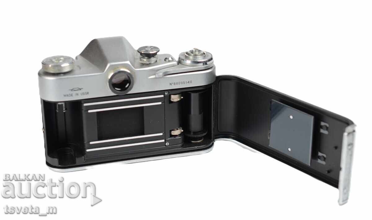 Фотоапарат ЗЕНИТ 3М + Обектив INDUSTAR 50 3.5 / 50 - 6 Фотоапарат ЗЕНИТ 3М + Обектив INDUSTAR 50 3.5 / 50 - 6